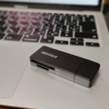 SDカード内の動画や音楽ファイルを簡単に再生出来る「USBカードリーダーアダプター」がすごく便利ですよ！